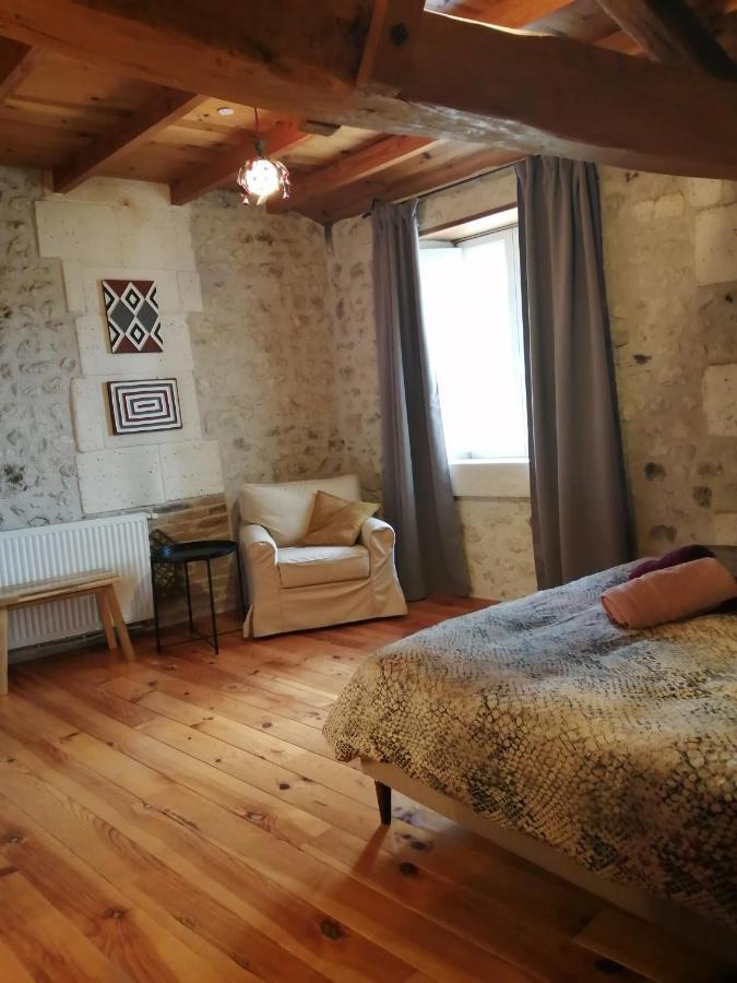 La Grange de Lucie -chambres d'hôtes en Périgord-Dordogne Nanteuil-Auriac-de-Bourzac Extérieur photo