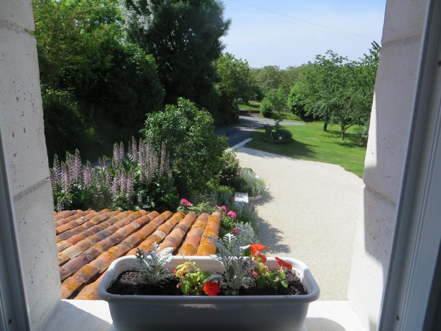 La Grange de Lucie -chambres d'hôtes en Périgord-Dordogne Nanteuil-Auriac-de-Bourzac Extérieur photo