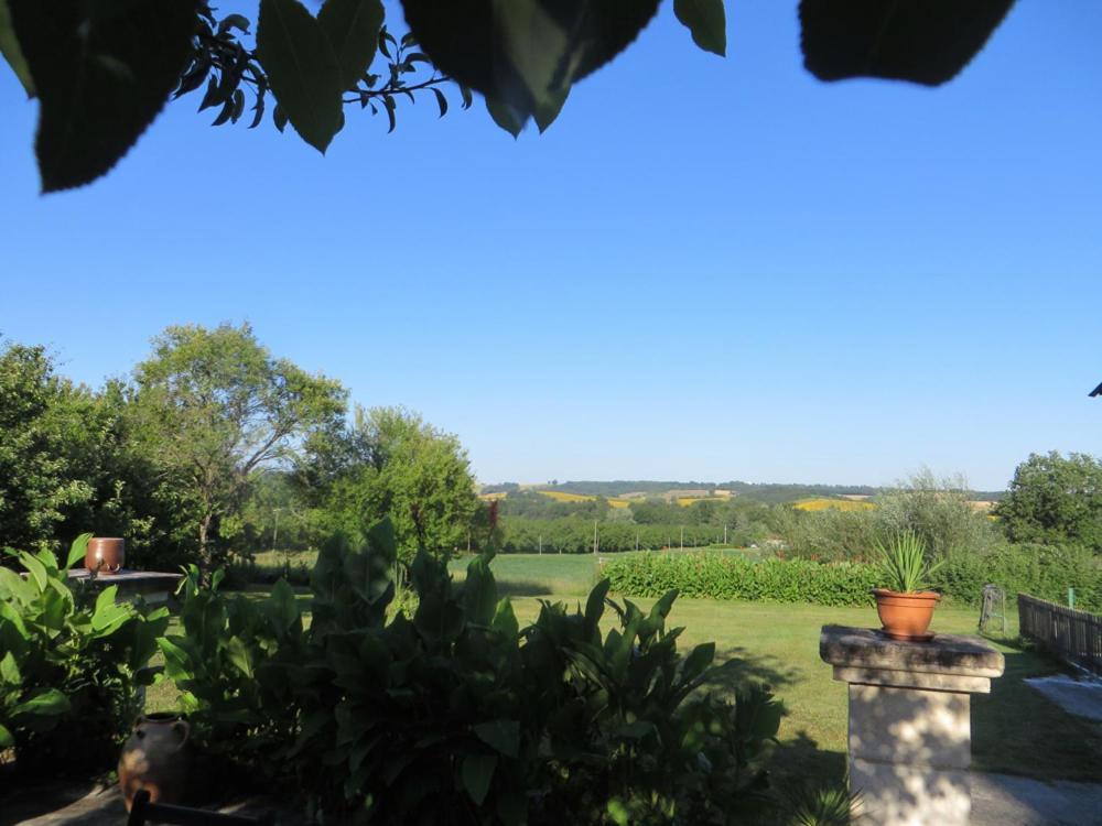 La Grange de Lucie -chambres d'hôtes en Périgord-Dordogne Nanteuil-Auriac-de-Bourzac Extérieur photo